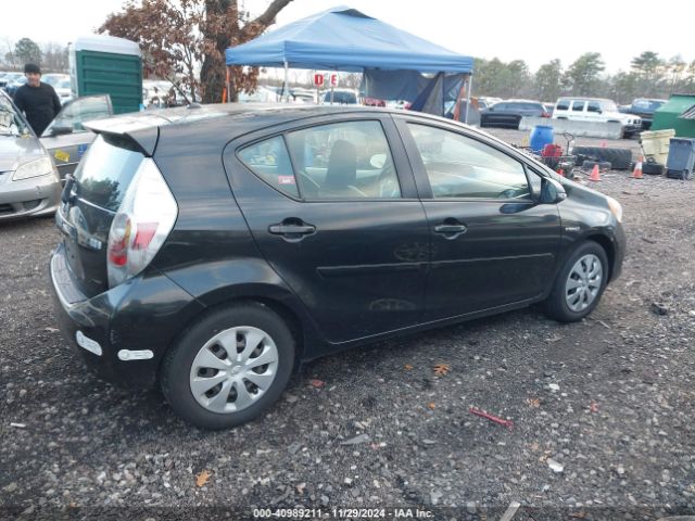JTDKDTB38E1558198 Toyota Prius C One