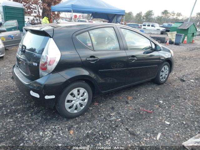JTDKDTB38E1558198 Toyota Prius C One