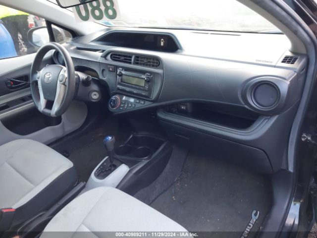 JTDKDTB38E1558198 Toyota Prius C One
