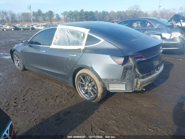 2018 TESLA MODEL 3 5YJ3E1EB0JF114159 Photo 2