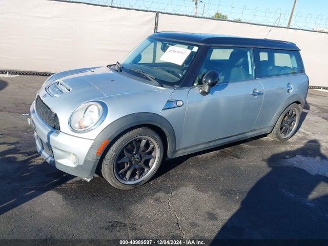 2009 MINI COOPER S CLUBMAN WMWMM33539TP92720 Photo 1