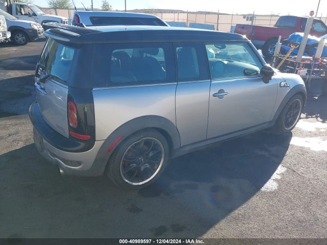 2009 MINI COOPER S CLUBMAN WMWMM33539TP92720 Photo 3