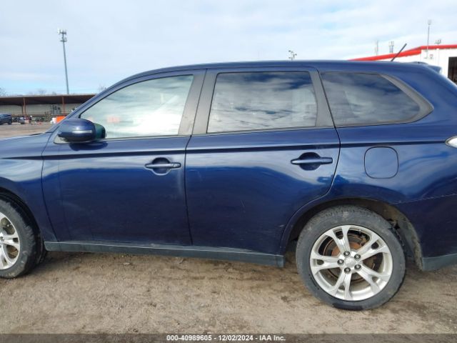 JA4AZ3A31EZ003149 Mitsubishi Outlander Se