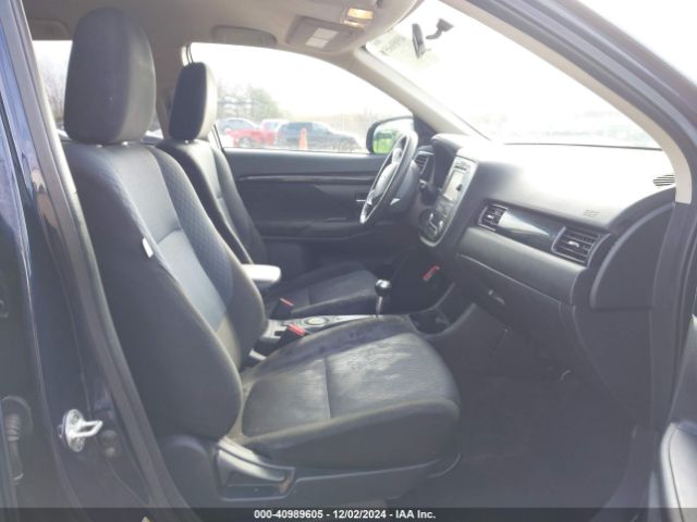 JA4AZ3A31EZ003149 Mitsubishi Outlander Se