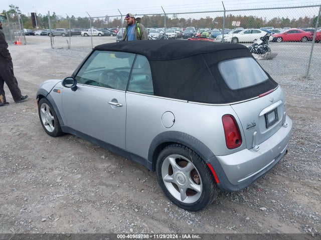 2005 MINI COOPER WMWRF33595TG12704 Photo 2