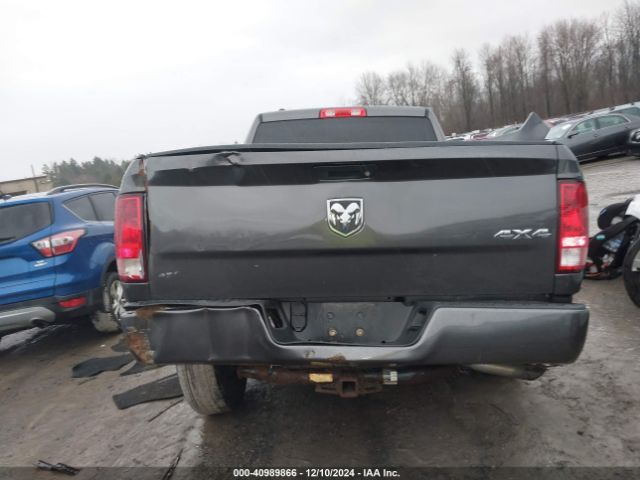 1C6RR7FG9HS702707 RAM 1500 Express  4x4 6'4 Box