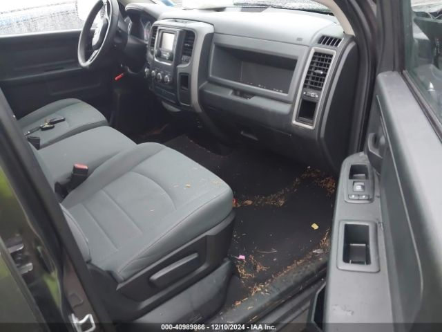 1C6RR7FG9HS702707 RAM 1500 Express  4x4 6'4 Box