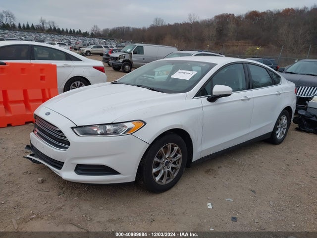 Ford FUSION S 2016 3FA6P0G76GR387887 Image 2