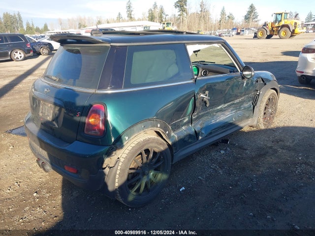 2010 MINI COOPER S WMWMF7C55ATX42147 Photo 3