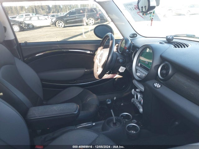 2010 MINI COOPER S WMWMF7C55ATX42147 Photo 4