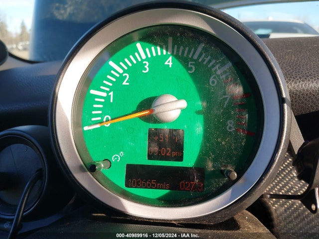 2010 MINI COOPER S WMWMF7C55ATX42147 Photo 6