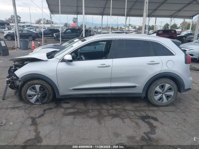 KNDCB3LCXK5274391 KIA NIRO LX