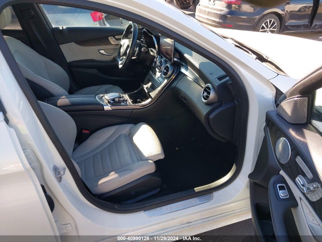 55SWF4KB0FU058634 Mercedes-Benz C 300 4matic/luxury 4matic/sport 4matic