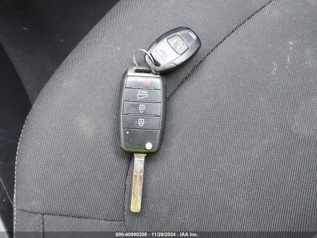 KIA SOUL + 2014 KNDJP3A52E7016596 Image 11