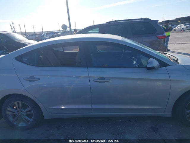 KMHD84LF9HU378299 Hyundai ELANTRA SE