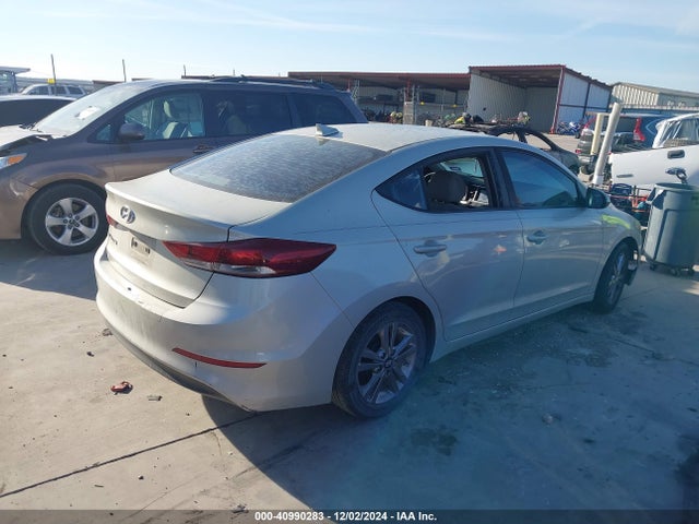KMHD84LF9HU378299 Hyundai ELANTRA SE