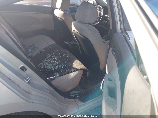 KMHD84LF9HU378299 Hyundai ELANTRA SE