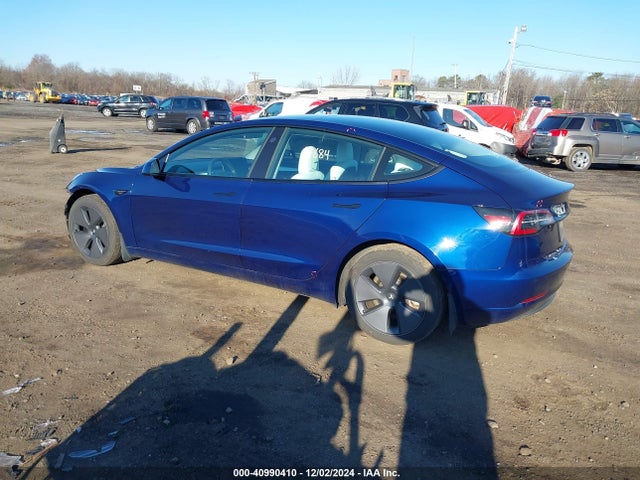 2022 TESLA MODEL 3 5YJ3E1EB0NF343799 Photo 2