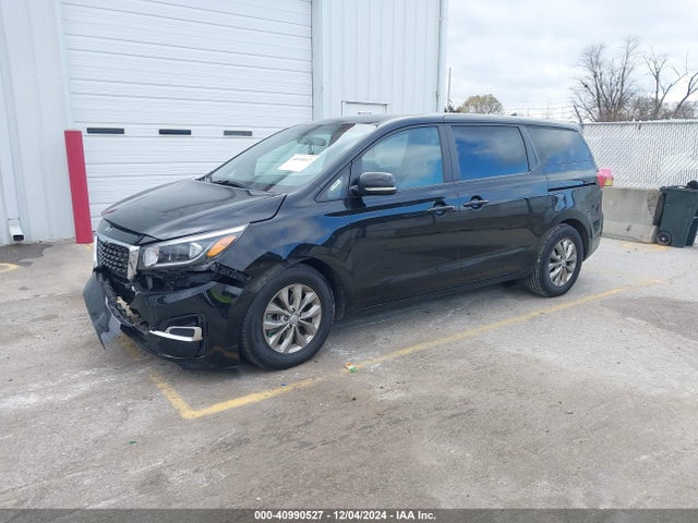 KIA SEDONA LX 2020 KNDMB5C14L6613768 Image 2