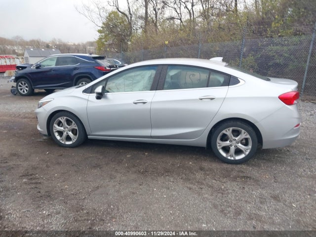 1G1BF5SM9K7101433 Chevrolet Cruze Premier