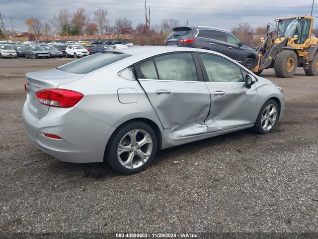 1G1BF5SM9K7101433 Chevrolet Cruze Premier