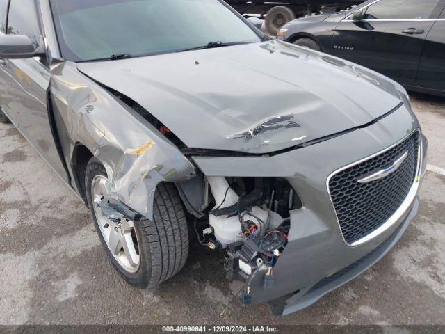 2C3CCAAG9JH117860 Chrysler 300 Touring L