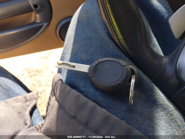 2006 MINI COOPER S WMWRH335X6TK58328 Photo 10