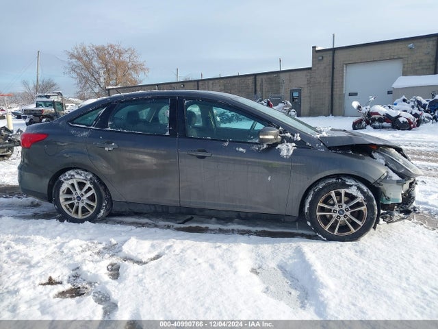 Ford FOCUS SE 2016 1FADP3F24GL223762 Image 14