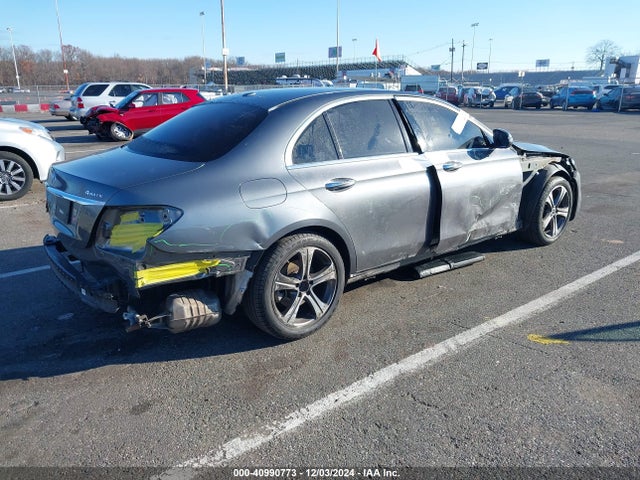 WDDZF4KB0KA533304 Mercedes-Benz E 300 4matic