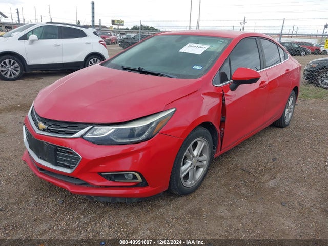 Chevrolet Cruze Lt Auto 2018 1G1BE5SM4J7113653 Image 2