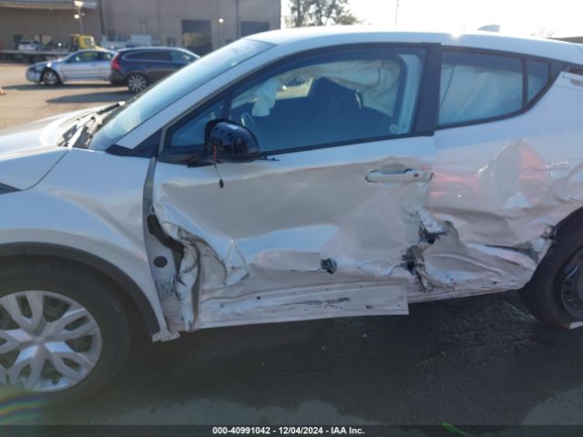 NMTKHMBXXMR133501 Toyota C-HR LE