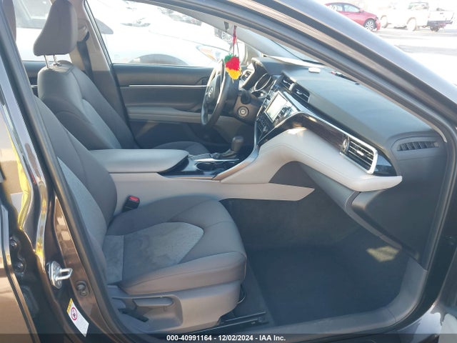 4T1B11HK2JU648513 Toyota CAMRY LE