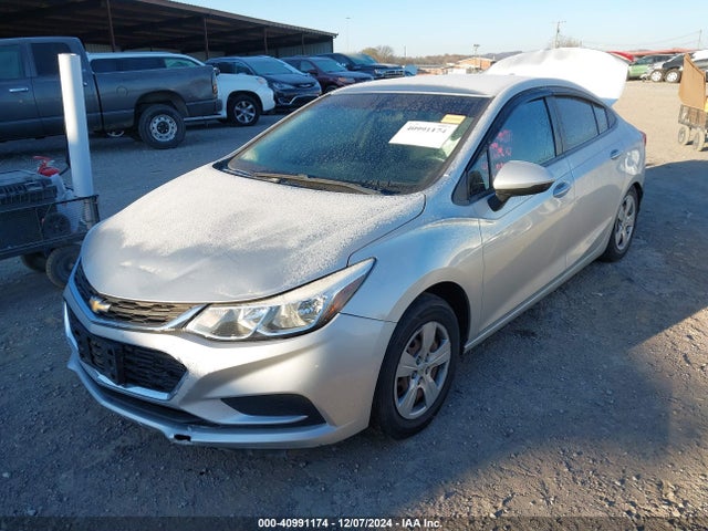 Chevrolet Cruze Ls Auto 2017 1G1BC5SMXH7184744 Image 2
