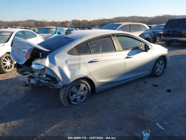 Chevrolet Cruze Ls Auto 2017 1G1BC5SMXH7184744 Image 4