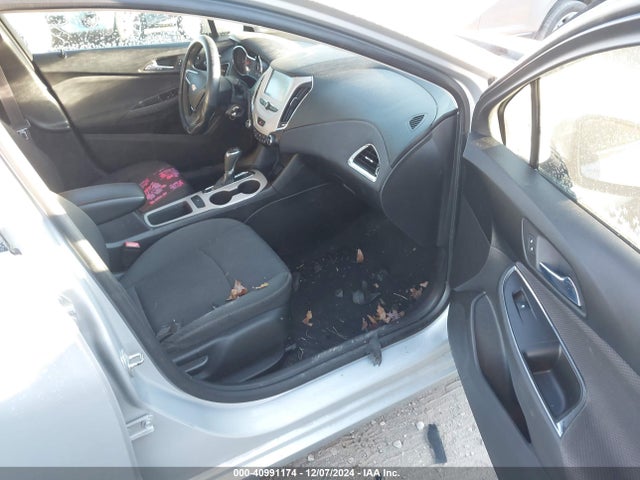 Chevrolet Cruze Ls Auto 2017 1G1BC5SMXH7184744 Image 5