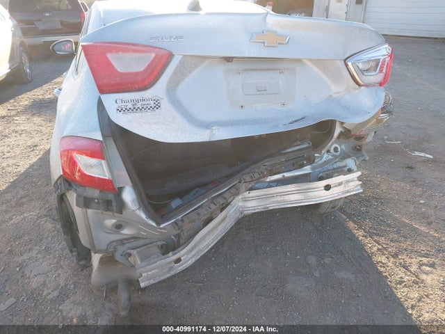 Chevrolet Cruze Ls Auto 2017 1G1BC5SMXH7184744 Image 6
