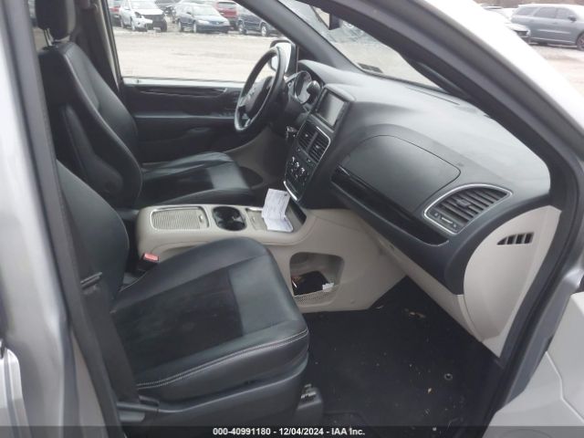 2C4RDGCG9JR209600 Dodge Grand Caravan Sxt