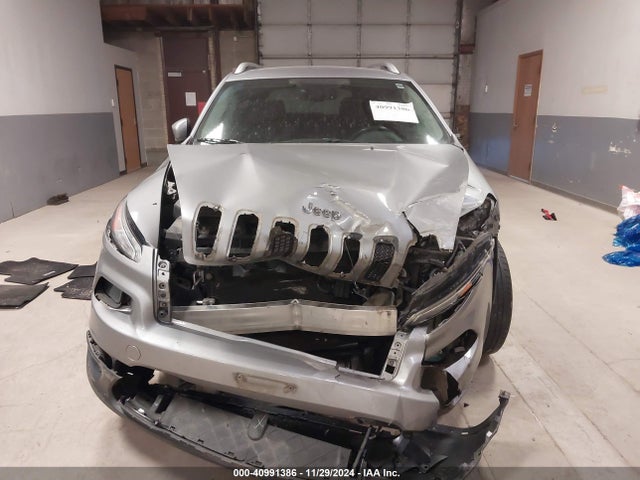 1C4PJLCB6FW602093 Jeep Cherokee Latitude