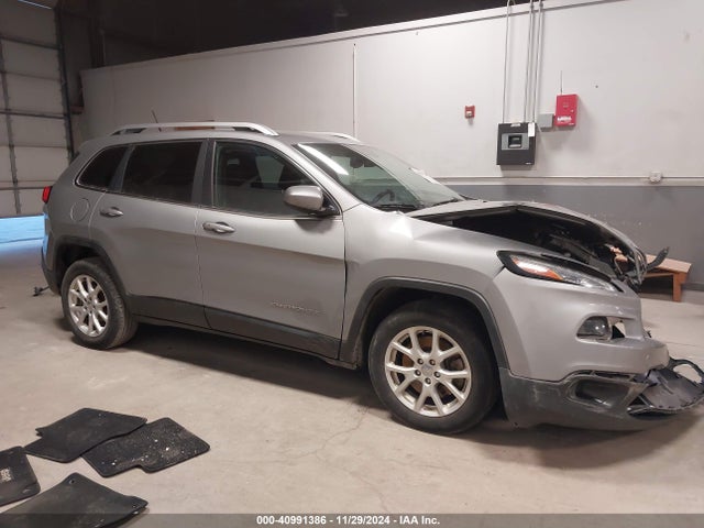 1C4PJLCB6FW602093 Jeep Cherokee Latitude