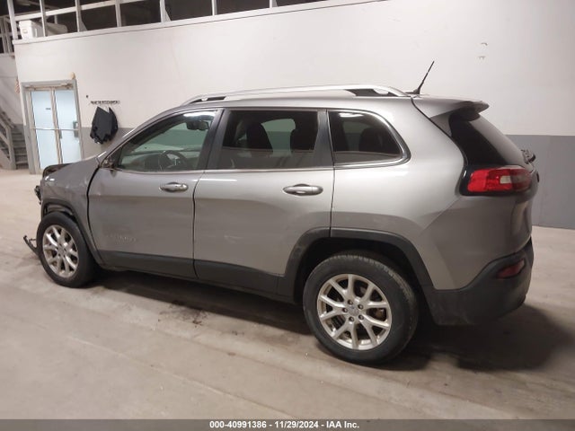 1C4PJLCB6FW602093 Jeep Cherokee Latitude