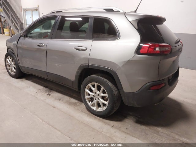 1C4PJLCB6FW602093 Jeep Cherokee Latitude
