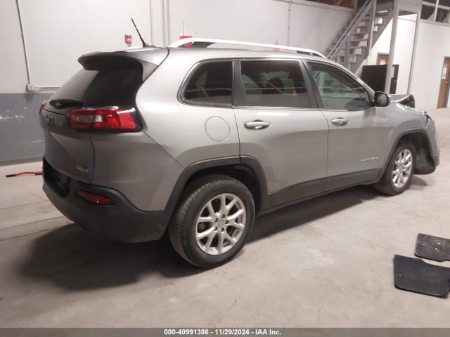 1C4PJLCB6FW602093 Jeep Cherokee Latitude