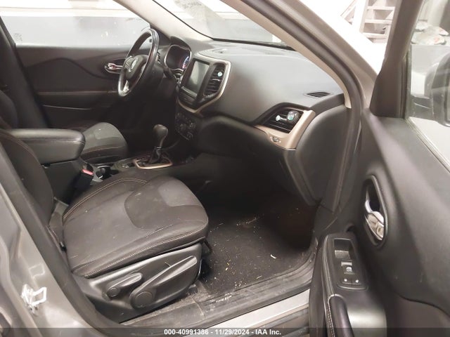 1C4PJLCB6FW602093 Jeep Cherokee Latitude