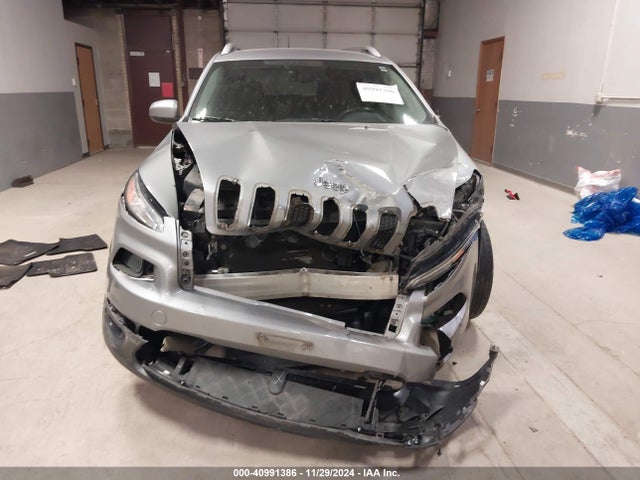 1C4PJLCB6FW602093 Jeep Cherokee Latitude