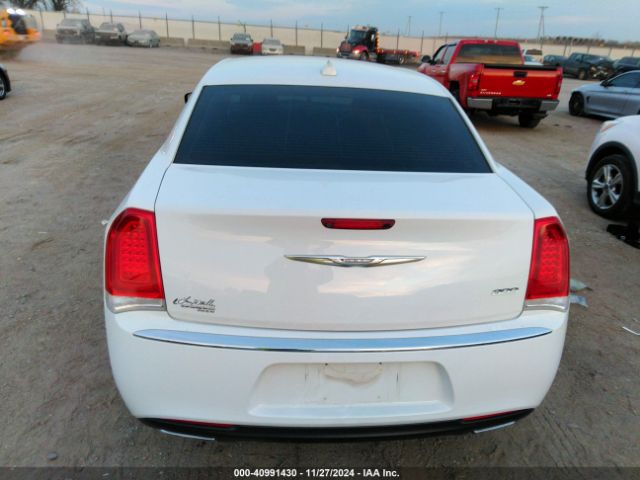2C3CCAAG4JH201925 Chrysler 300 Touring L