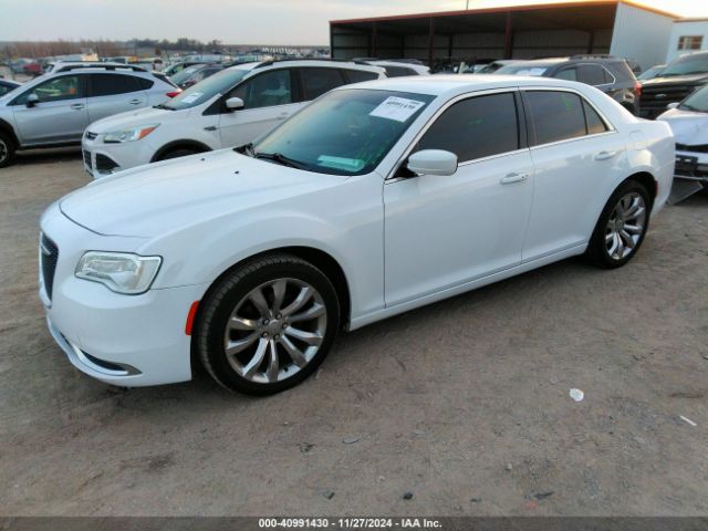 2C3CCAAG4JH201925 Chrysler 300 Touring L
