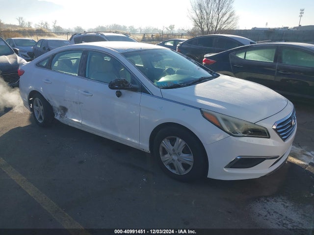Hyundai SONATA SE 2015 5NPE24AF6FH171874 Image 1