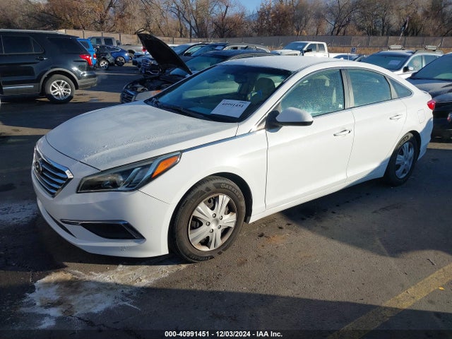 Hyundai SONATA SE 2015 5NPE24AF6FH171874 Image 2