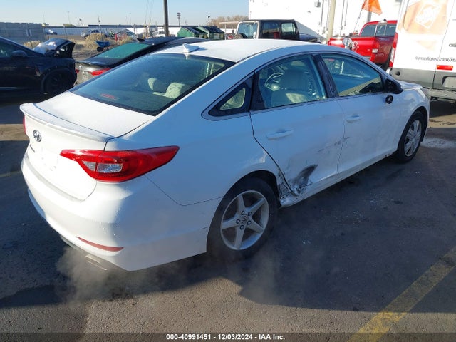 Hyundai SONATA SE 2015 5NPE24AF6FH171874 Image 4
