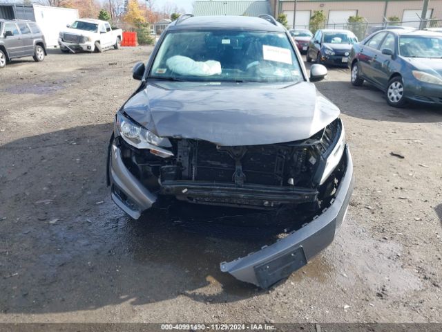 WVGAV7AX5FW599084 Volkswagen TIGUAN SE